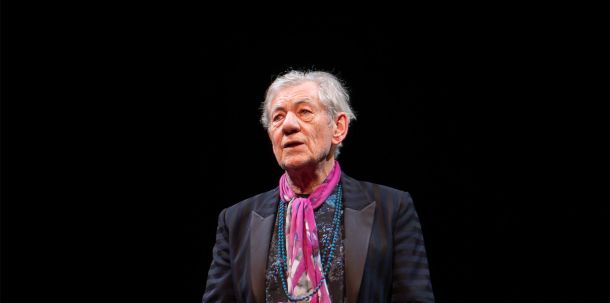 Die Frage, ob das Alter auch schöne Dinge böte, verneinte McKellen und ergänzte. "Gehen Sie nicht davon aus, überhaupt 85 zu werden."